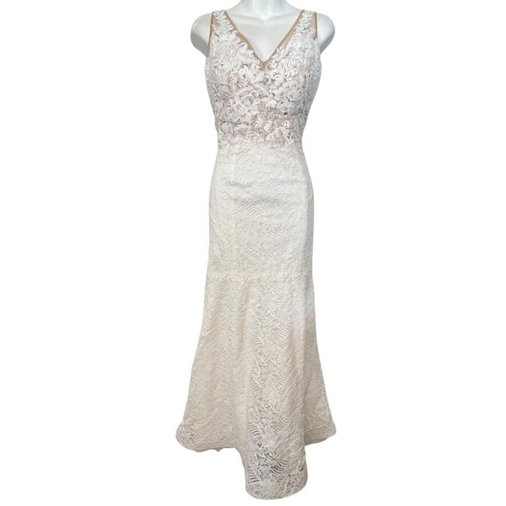 Melissa Sweet Ivory Lace V-Neck Trumpet Wedding Gown - Picture 2 of 16